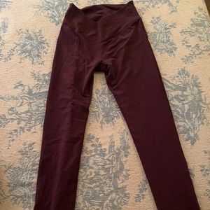 maroon leggings. vs/pink. full length, a bit of scrunch at the ankles when on